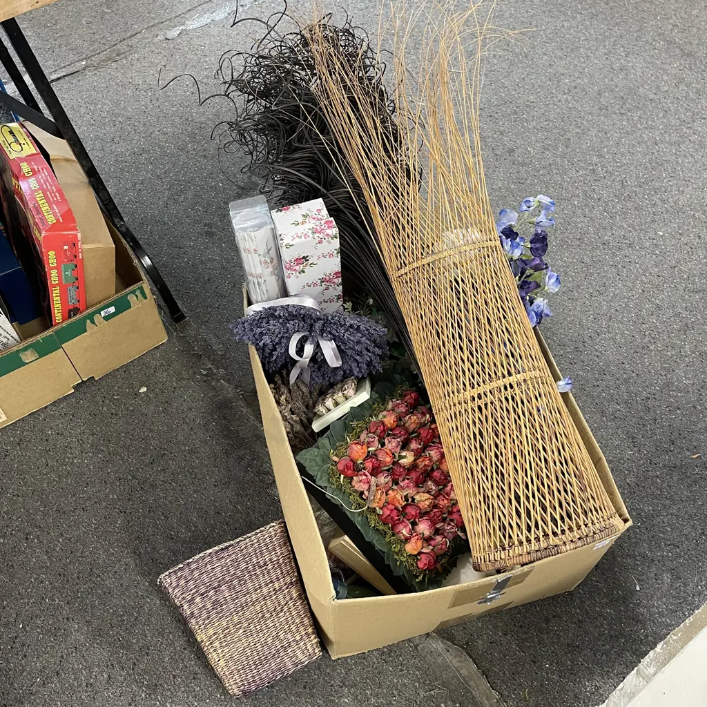 Box Lot Artificial Flowers, Cane Ware Etc Image 1++