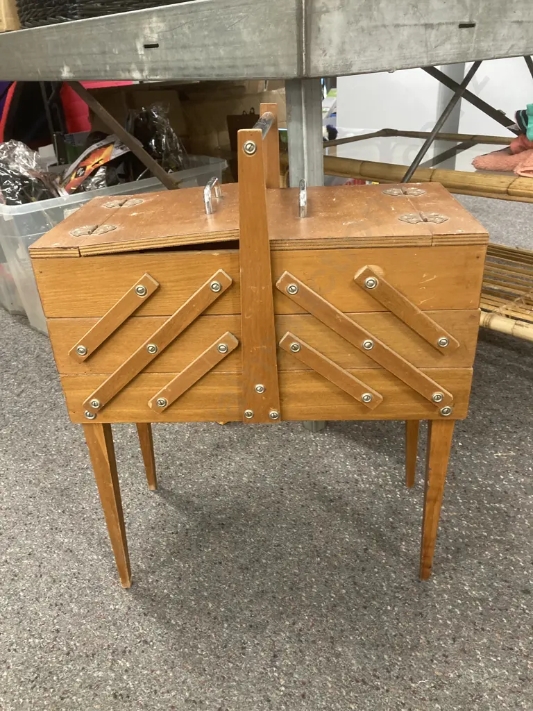 Vintage 5 Tier Cantilever Sewing Box Image 1++