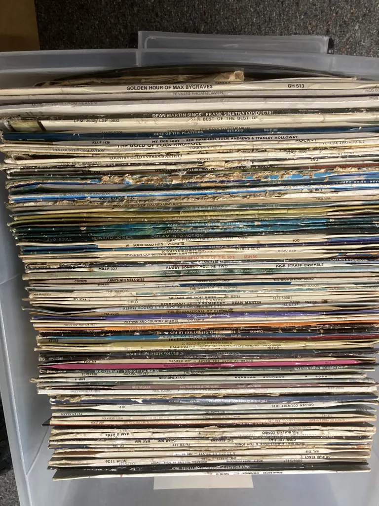 Selection Of LPs Including The Seekers, Paul Young, Elvis Etc Clear Bin Of Image 1++