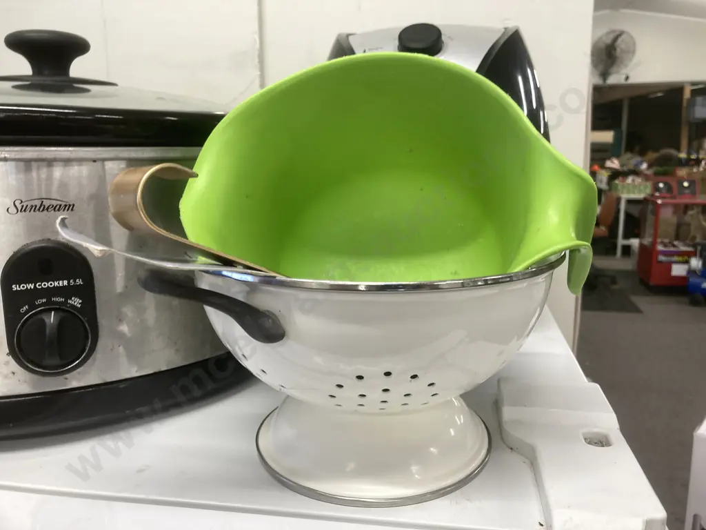 Cascade Microwave, Sunbeam Slow Cooker & Living & Co Air Fryer, Rice Cooker, Colandar & Jug Image 1++