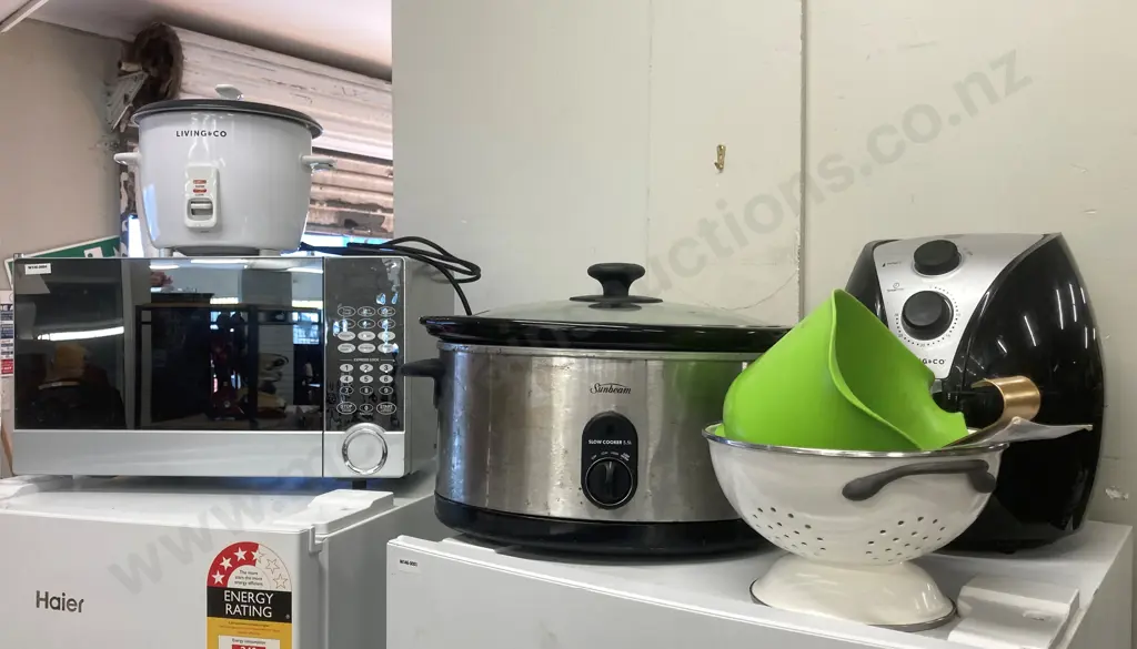 Cascade Microwave, Sunbeam Slow Cooker & Living & Co Air Fryer, Rice Cooker, Colandar & Jug Image 1++