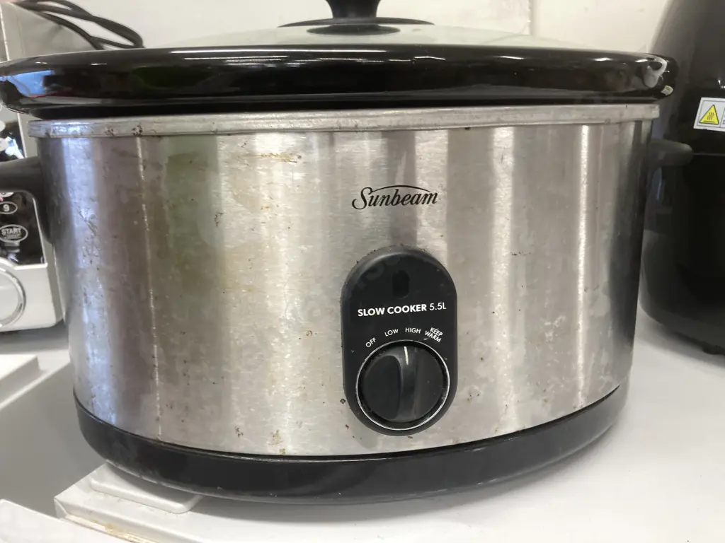Cascade Microwave, Sunbeam Slow Cooker & Living & Co Air Fryer, Rice Cooker, Colandar & Jug Image 1++