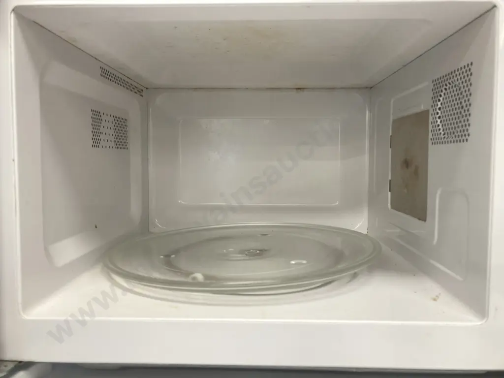 Cascade Microwave, Sunbeam Slow Cooker & Living & Co Air Fryer, Rice Cooker, Colandar & Jug Image 1++