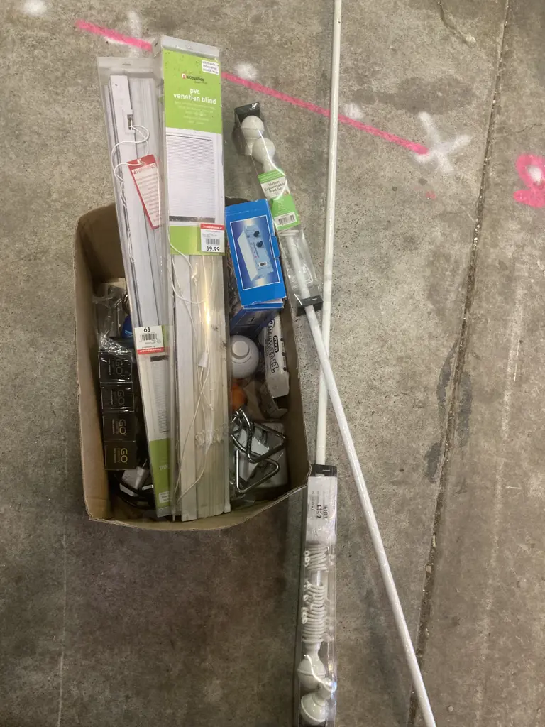 Box Lot Of PVC Venetian Blinds 60x150cm x2, 16mm Expandable Rod Set x2, Go Healthy Products Etc    Image 1++