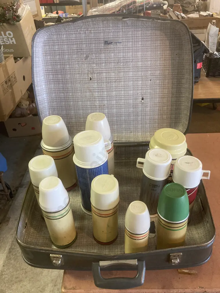 Flight Travel Case With Assorted Vintage Thermos Brand Thermoses Image 1++