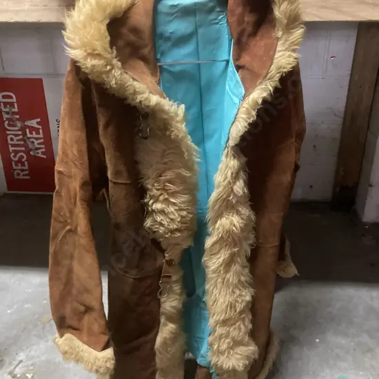 Vintage Tan Suede & Sheepskin Ladies Coat (S/Med)