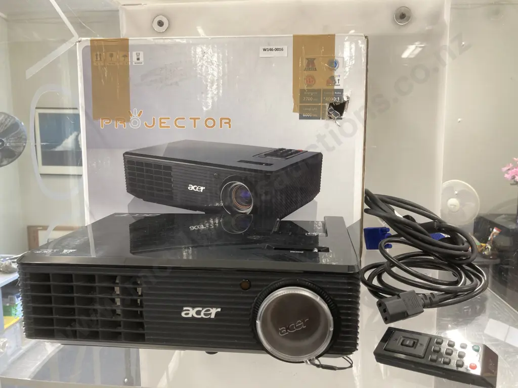Acer X110P Projector With Remote Image 1++