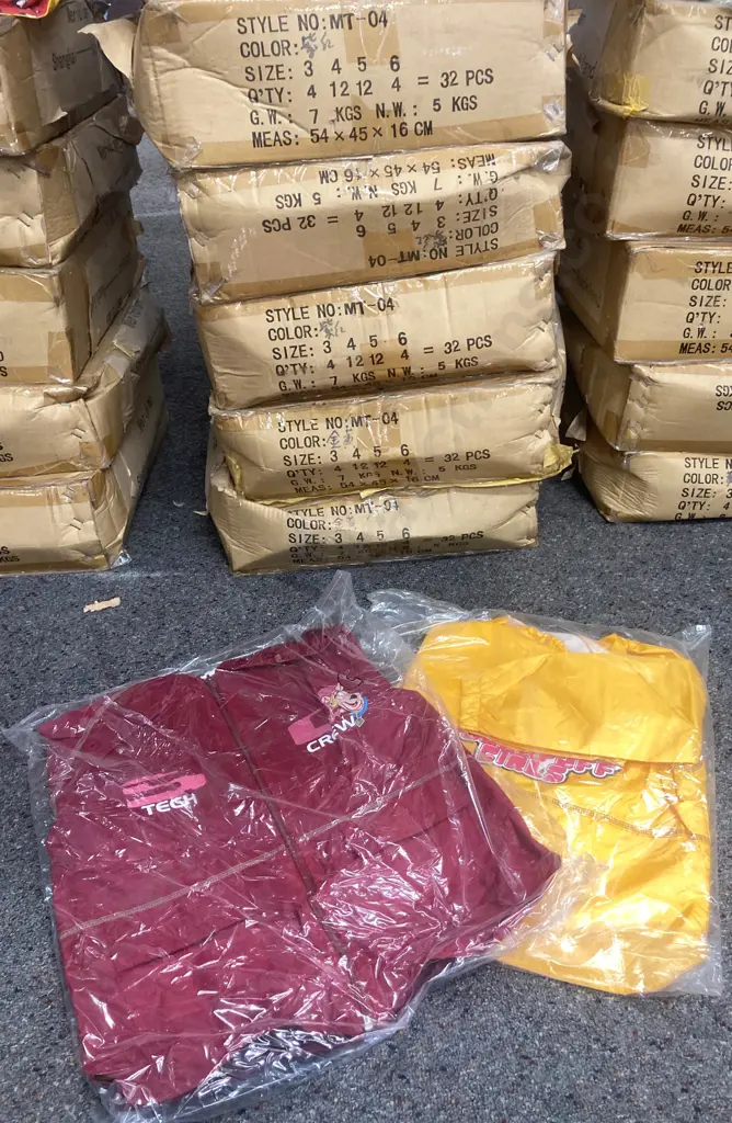New Kids Hooded Lined Jackets, Zip Front, Asstd Yellow, Burgundy, 6 x Boxes of 32, Sz 3, 4, 5, 6, Light Weight Image 1++