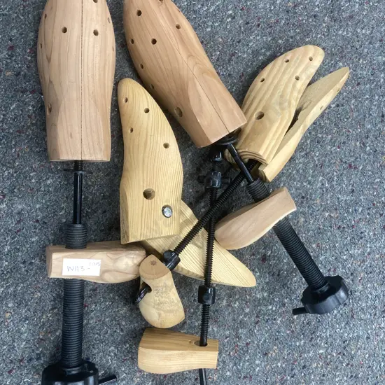 Wooden Shoe Stretchers x 2 Pairs Of