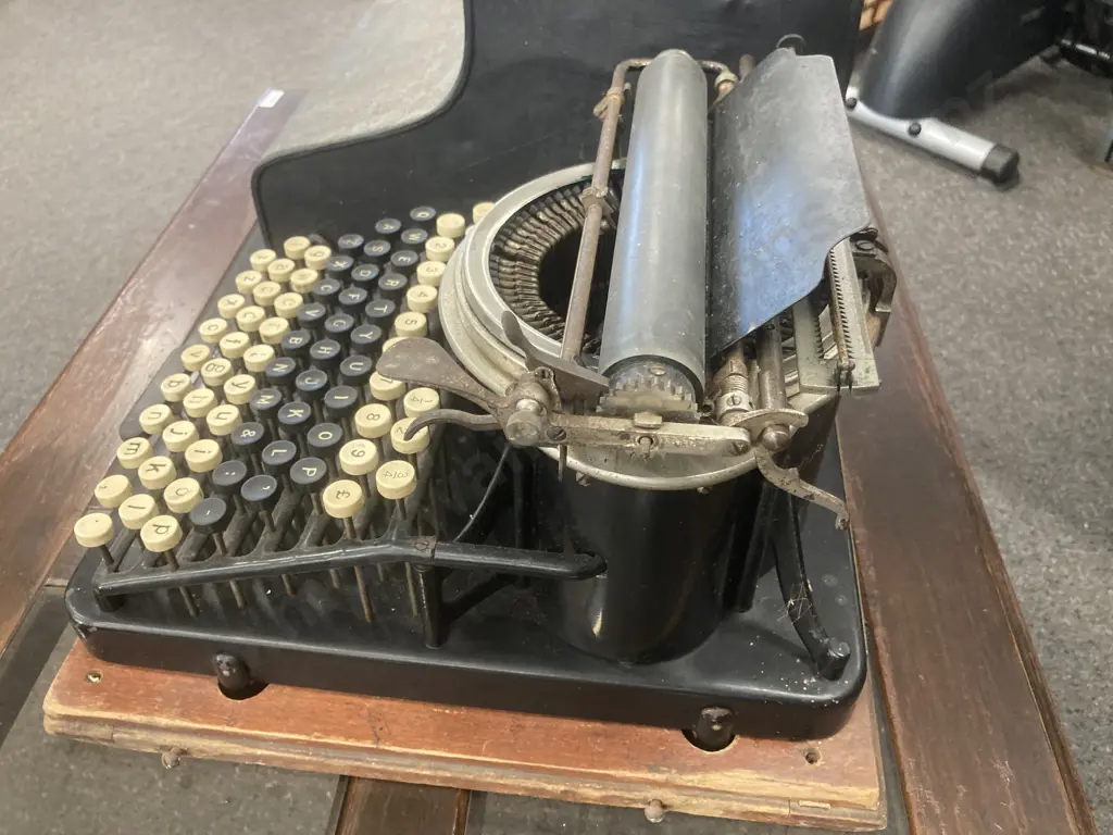 Rare Antique Vintage YOST Typewriter 'The New Yost' ca.1891, Yost Writing Machine Co. USA With Case Image 1++