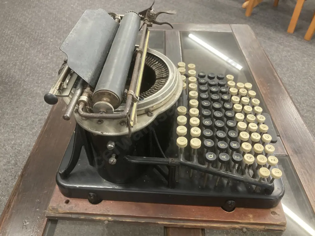 Rare Antique Vintage YOST Typewriter 'The New Yost' ca.1891, Yost Writing Machine Co. USA With Case Image 1++
