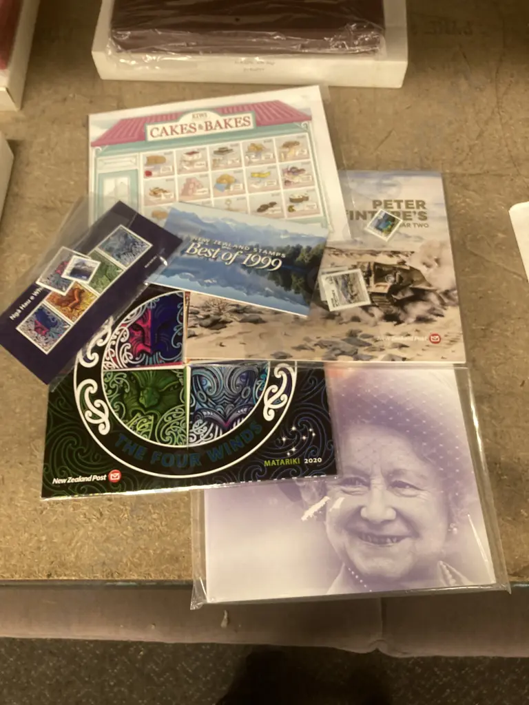 NZ Post A Life That Spans A Century, Kiwi Cakes & Bakes, Peter McInytres WWII, Etc Image 1++