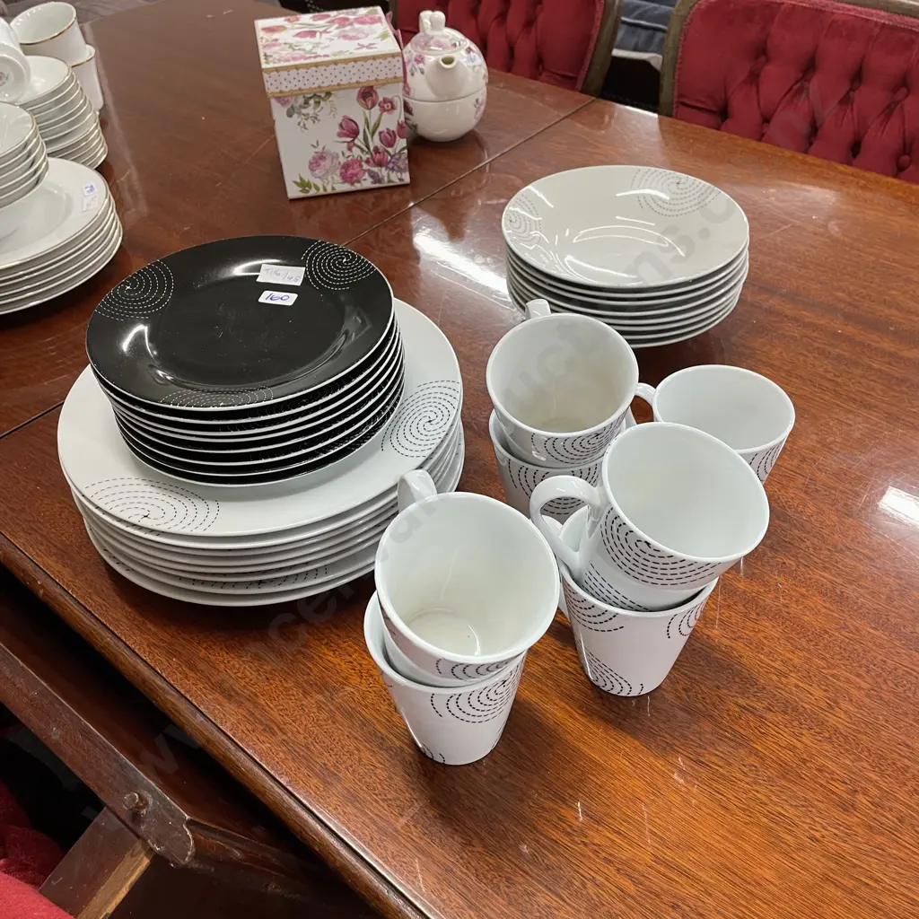 Table Fair Dinner Set, 31 Piece Image 1++