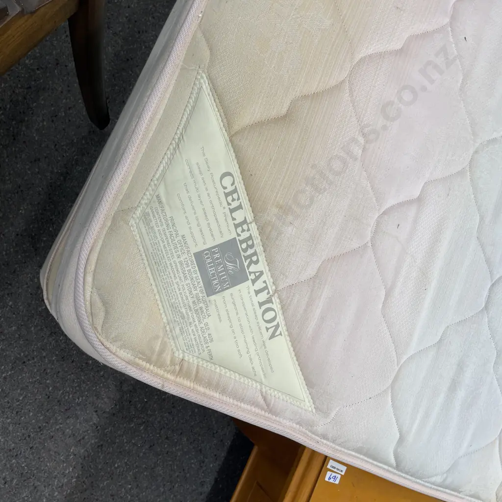 Queen Size Bed Sealy Posturepedic The Premium Collection Image 1++