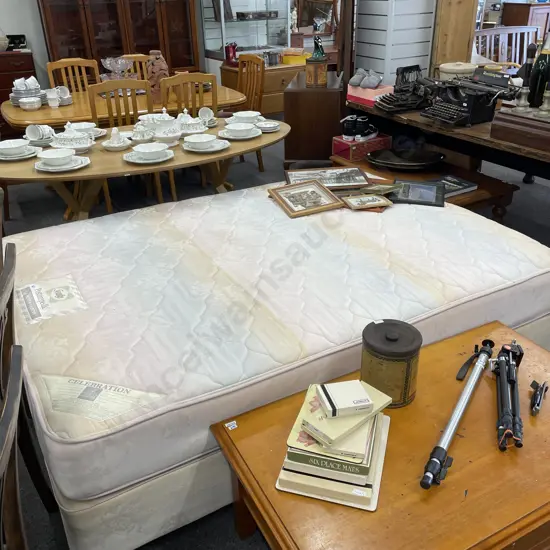 Queen Size Bed Sealy Posturepedic The Premium Collection