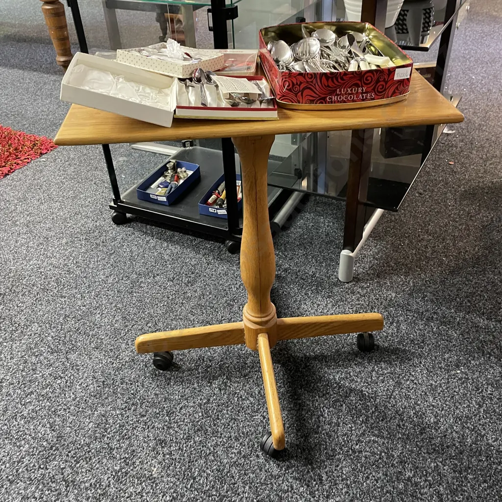 Solid Wood Tray Table Trolley on castors Image 1++