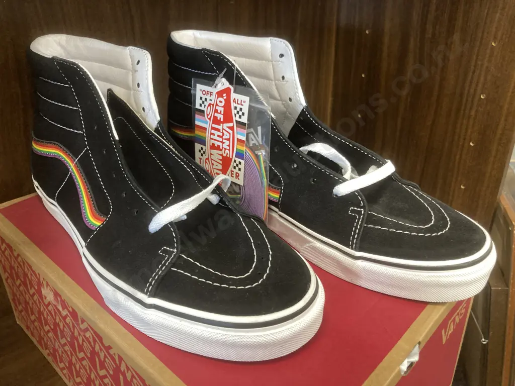 New In Box Black Vans SK8-Hi Rainbow Trainers, Size UK 10.5 Image 1++