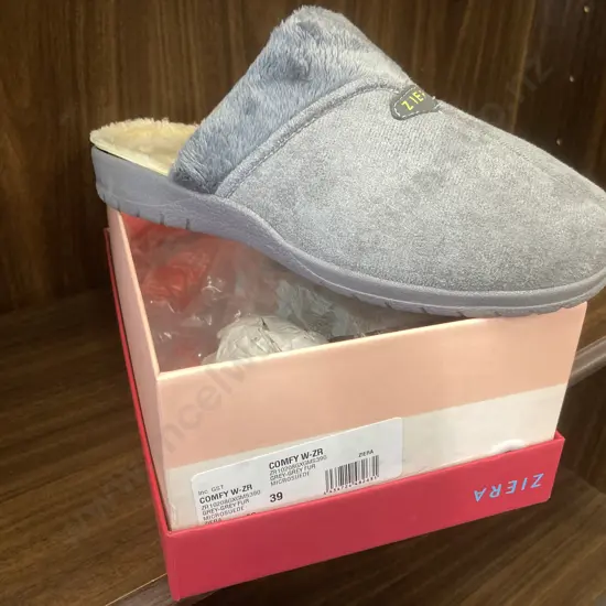 New Ziera Grey Slippers, Size 39, Grey / Grey Fur Microsuede