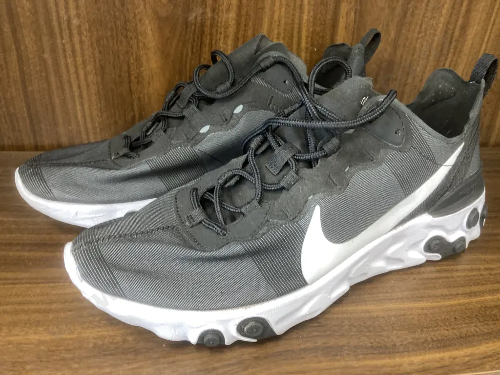 New Nike react Sneakers, Black & White, Size UK9 US10 Image 1++