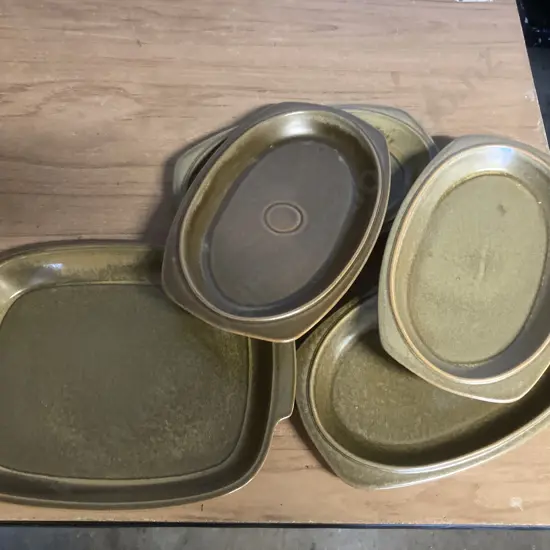 Temuka Oval Dinner Plates x 4 (1 small Chip) & Temuka Serving Dish