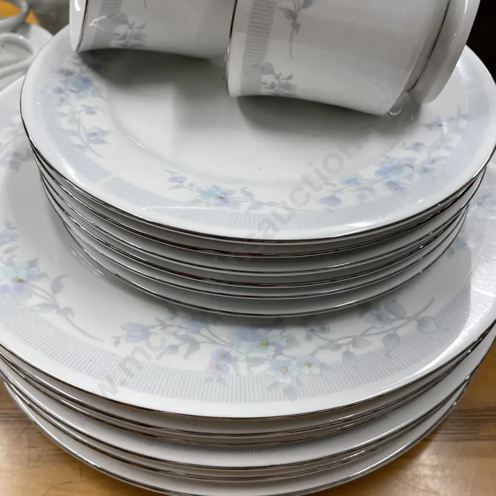 6 Place Dinner Set. Fine Porcelain China "Eloquence" Image 1++