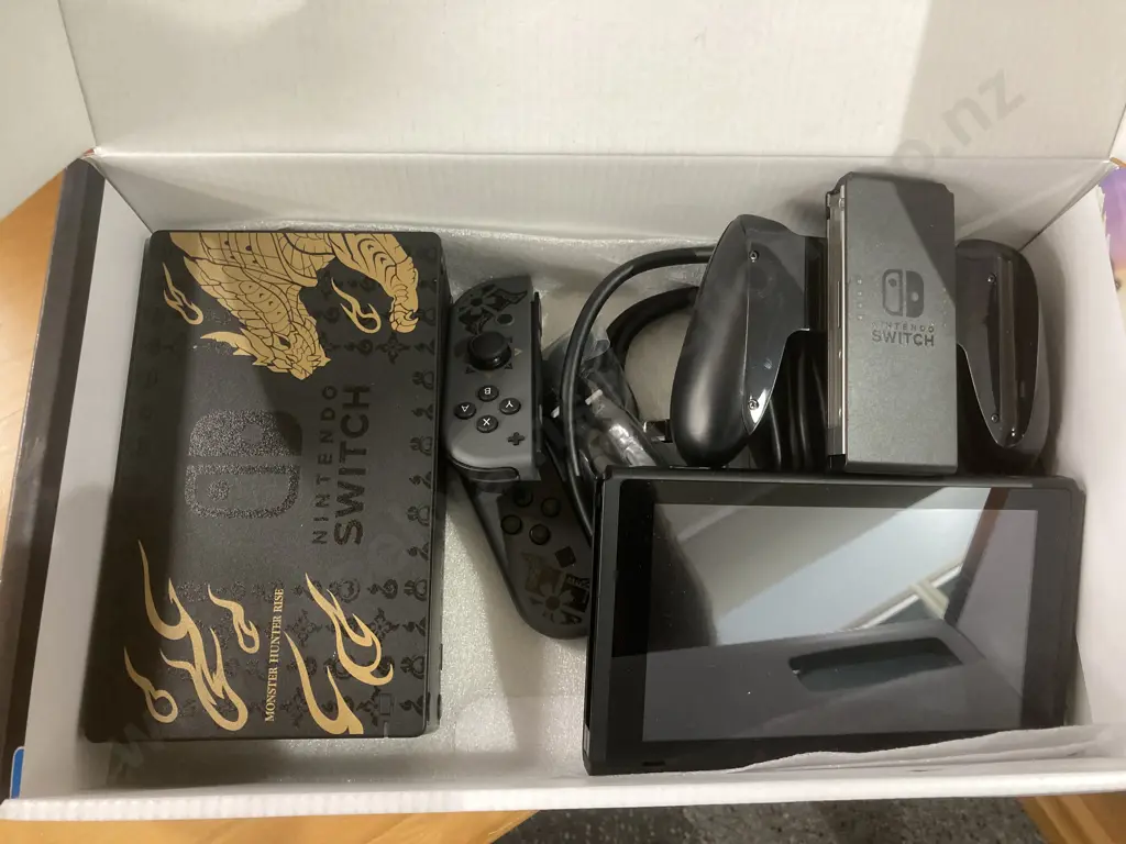 Nintendo Switch Monster Hunter Rise Edition In Box Image 1++