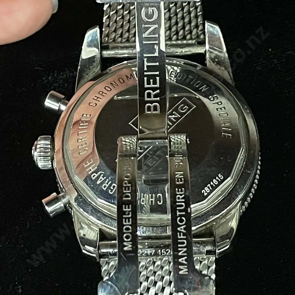 Breitling Watch.  This is a Police item so no vendor information is available. Viewing is essential. Image 1++