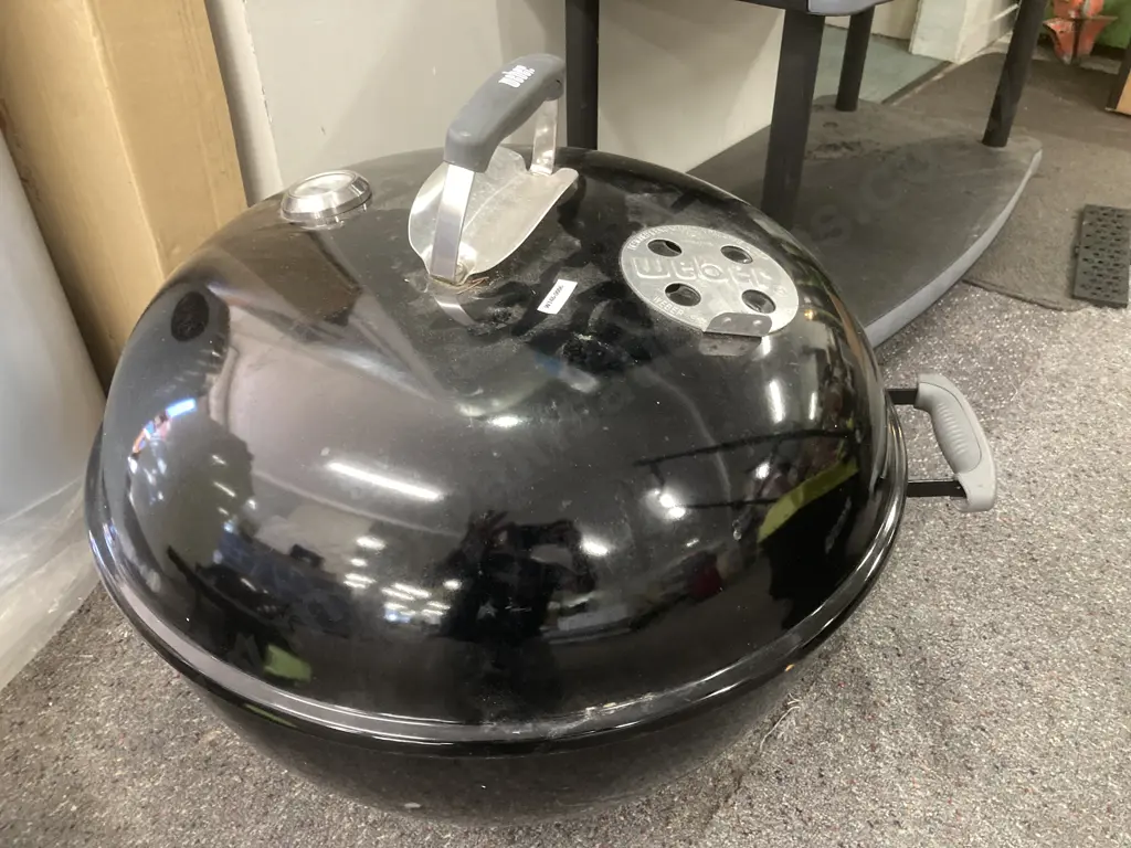 Weber Kettle BBQ (Missing Its Stand) Image 1++