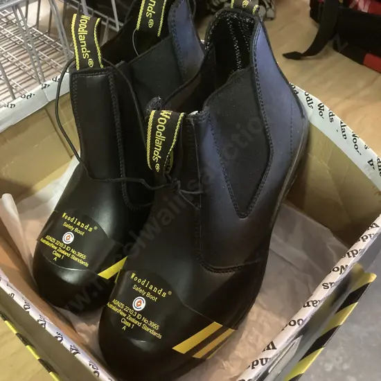 NEW Woodlands Safety Boots Size 11 Black "Thedora"