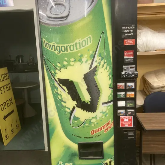 Dixie Narco 440 Vending Machine with V Graphics, Model DNCB 440R7252-8, 8 Select Can Soda Vendor, H2.05m, W93.5cm, D74cm