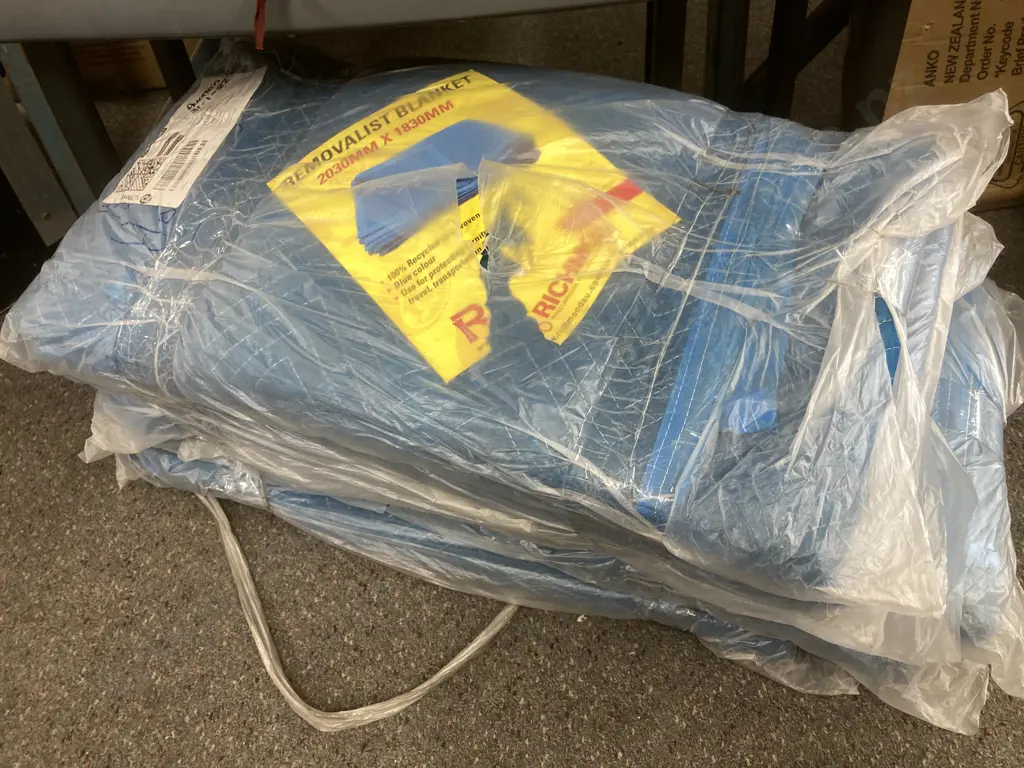 New Richmond Removalist Blankets, Bundle of Six, 203 x 183cm Image 1++