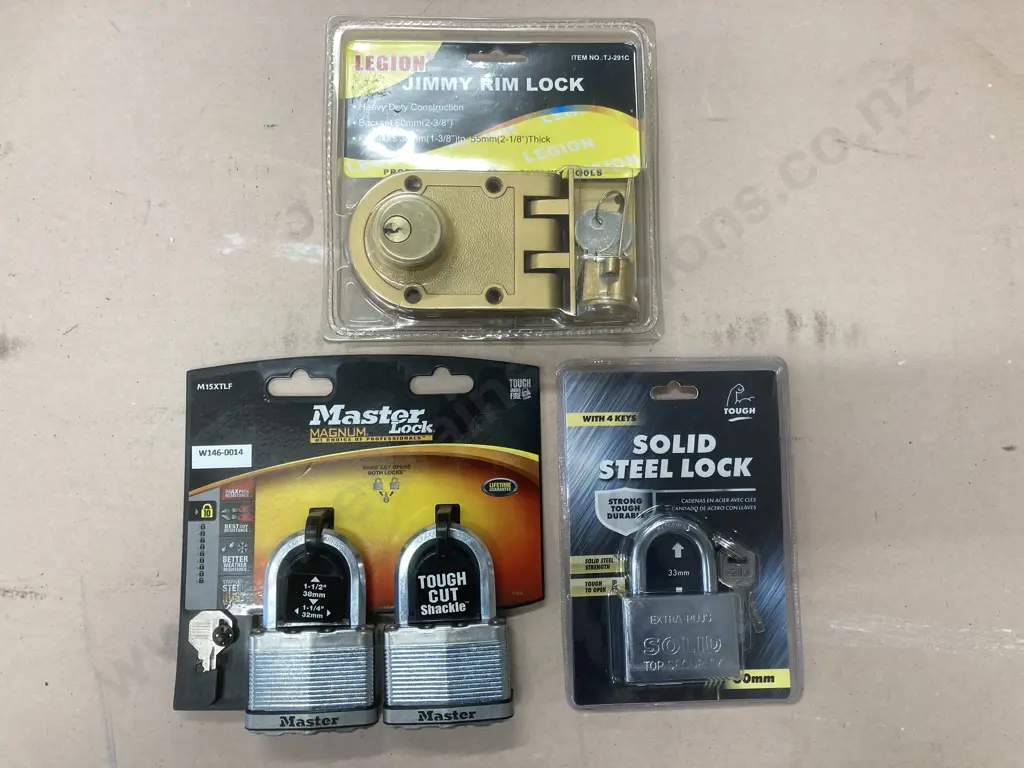 Master Lock Magnum Twin Pack, Tough Solid Steel Lock, Legion Jimmy Rim Lock New In Box Image 1++