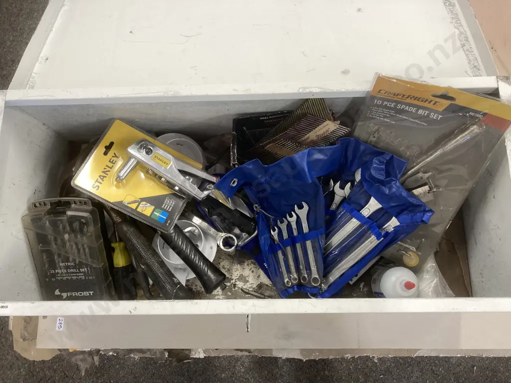 White Steel Tool Chest, Stanley Pot Riveter, Combination Wrenches, Drill Bits, Hammers, MechPro Worklight Etc Image 1++