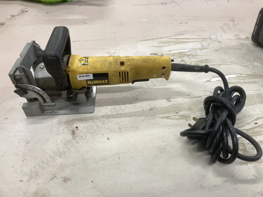DeWalt Plate Jointer, Model DW682-XE Image 1++