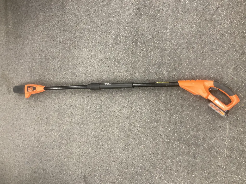 Black & Decker Cordless Pole Saw Skin With an18 Volt, 2Ah Battery, Model GPC1820L-XE Image 1++