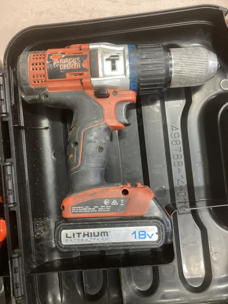 Black & Decker 13mm Cordless Hammer Drill With a 1.5Ah Battery, 18V Cordless Drill With 18V Battery In Plastic Case Image 1++