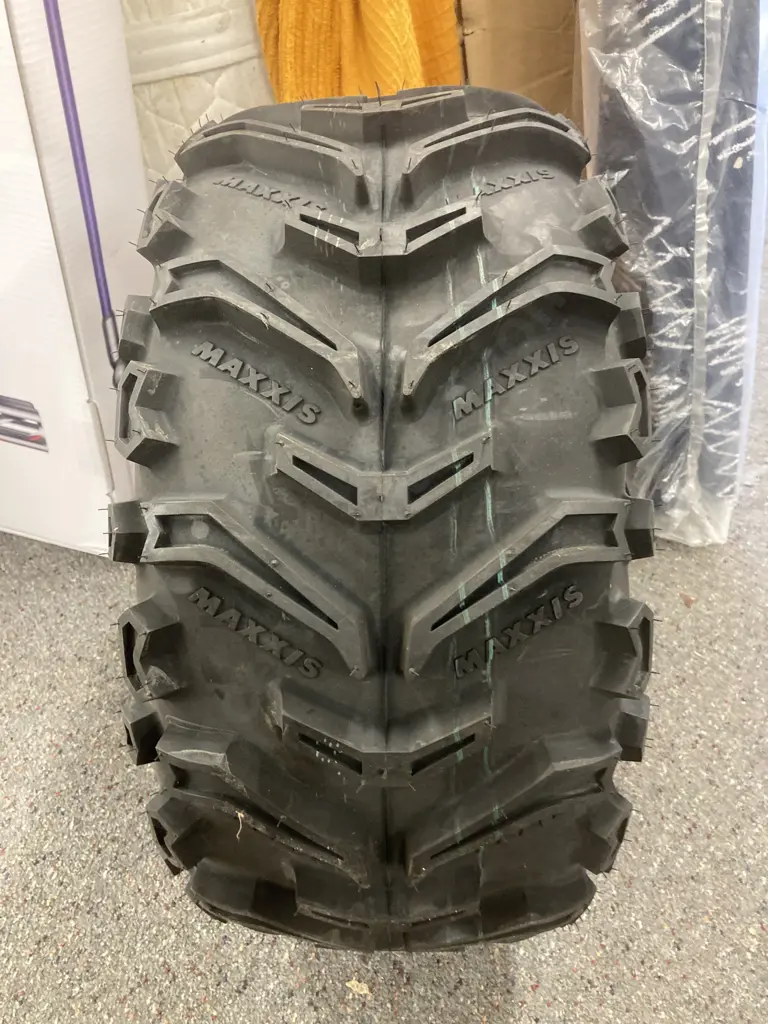 Maxxis Sub Trak 24x10.00-11 Tyre Image 1++