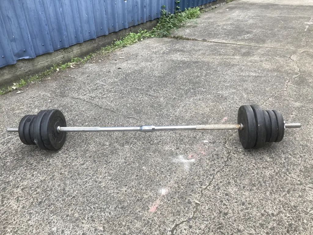 Weight Bar With 16Kg of Weights Image 1++