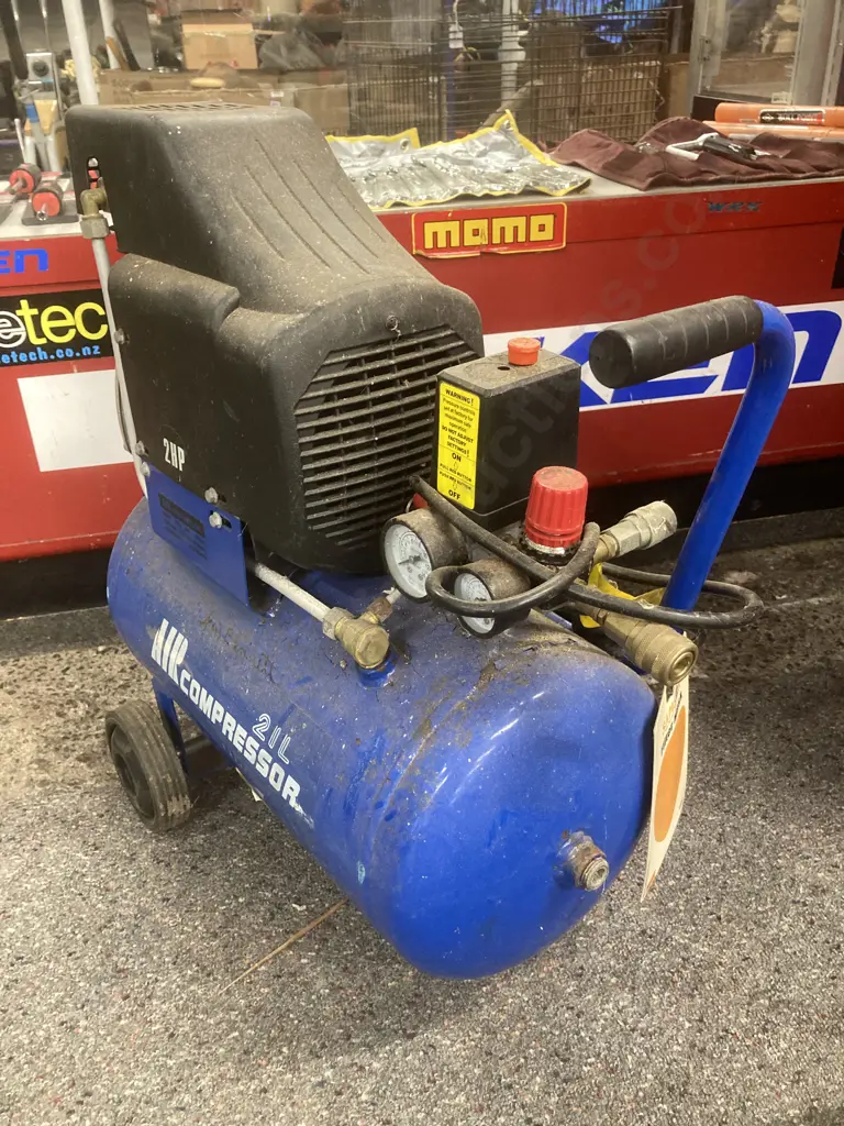 Air Compressor, 21L, 2hp With Air Hose Image 1++