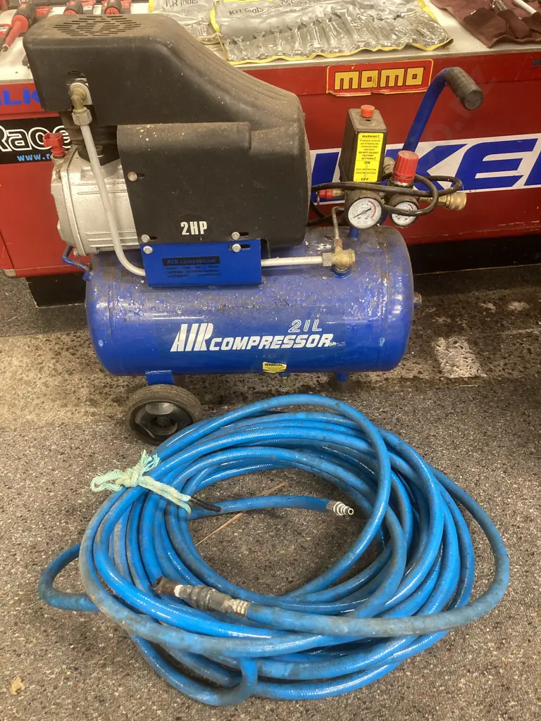 Air Compressor, 21L, 2hp With Air Hose Image 1++