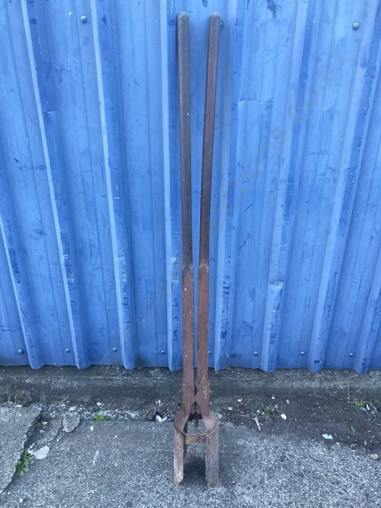 Vintage Post Hole Digger Spade Image 1++