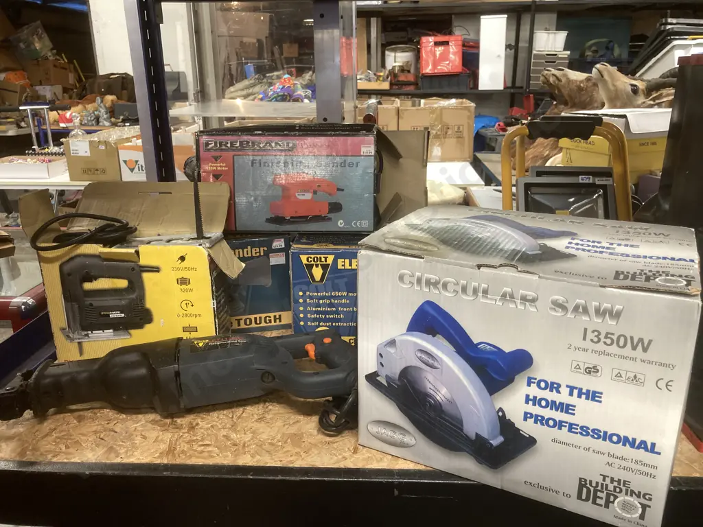 Power Tools x 7, Circular Saw, Planer, Jigsaw, Reciprocating Saw, Two x Sanders Image 1++