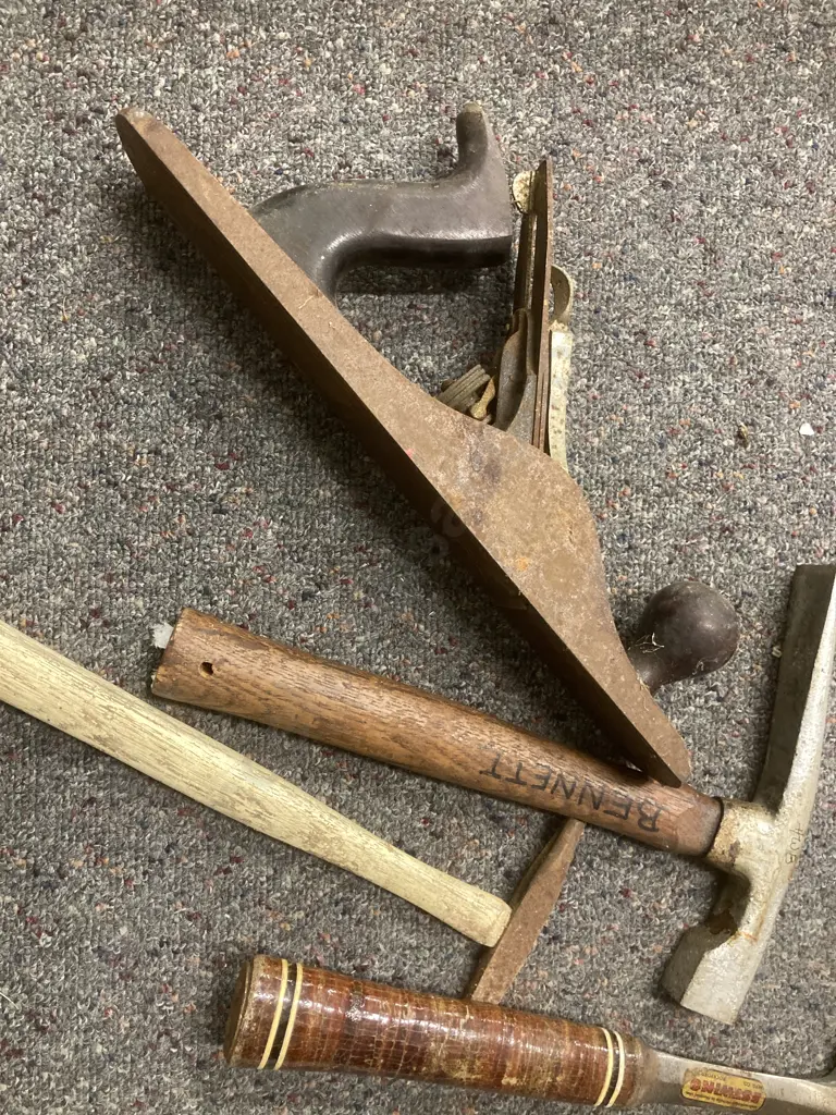 Vintage Hammers And a Bailey No 5 Wood Plane Image 1++