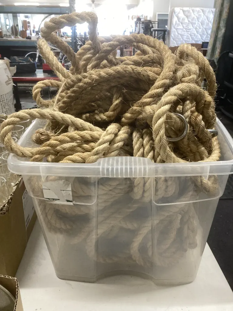 Clear Bin of Ropes Image 1++