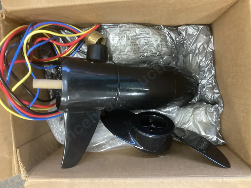 New Mercury Electric Trout Trolling Motor & Propellor (Approx 5-10 km / hr) Image 1++