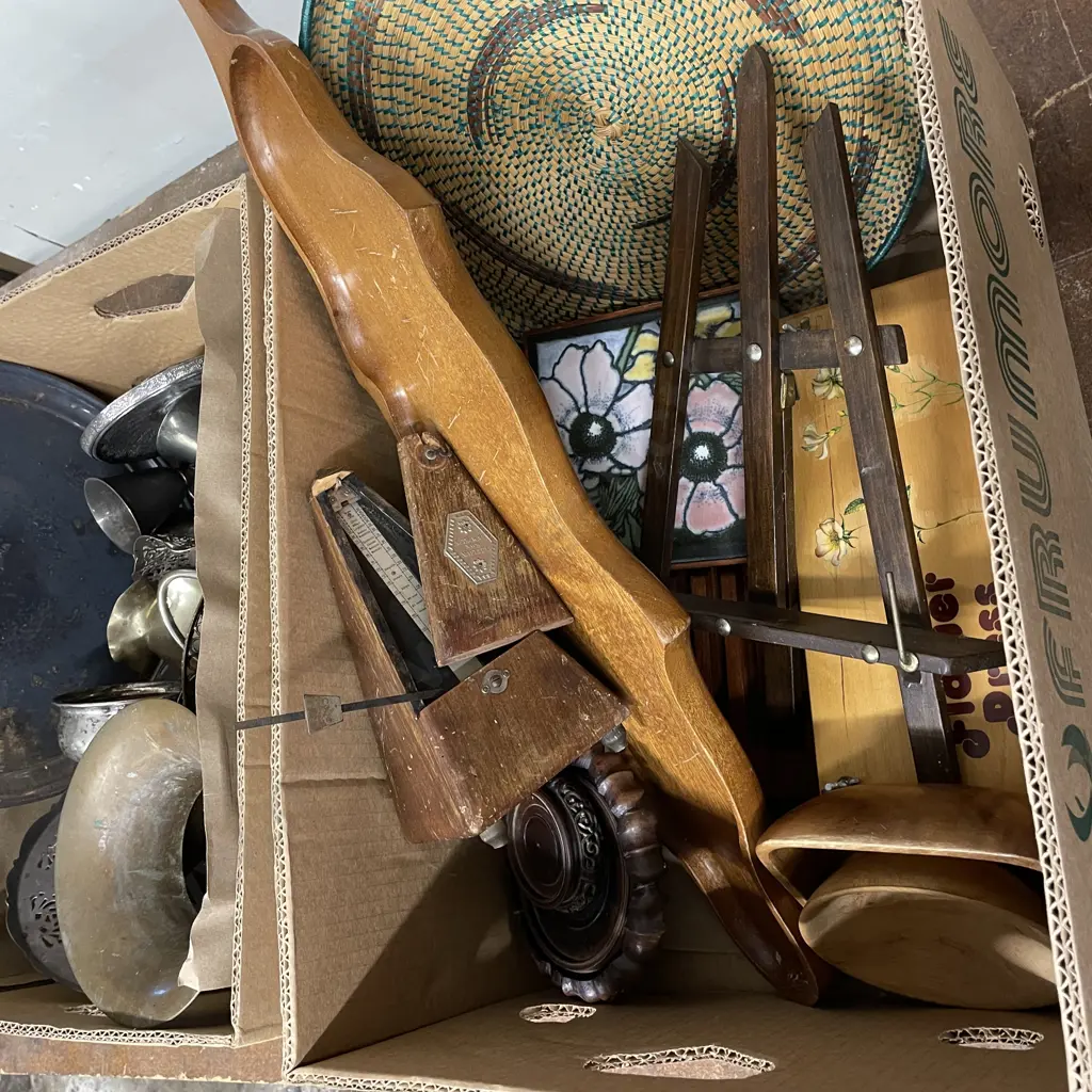 Box of assorted woodenware Image 1++