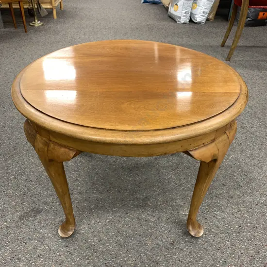 Vintage Oak Occassional Round Table. Cabriole Legs. Dia 60cm H43cm