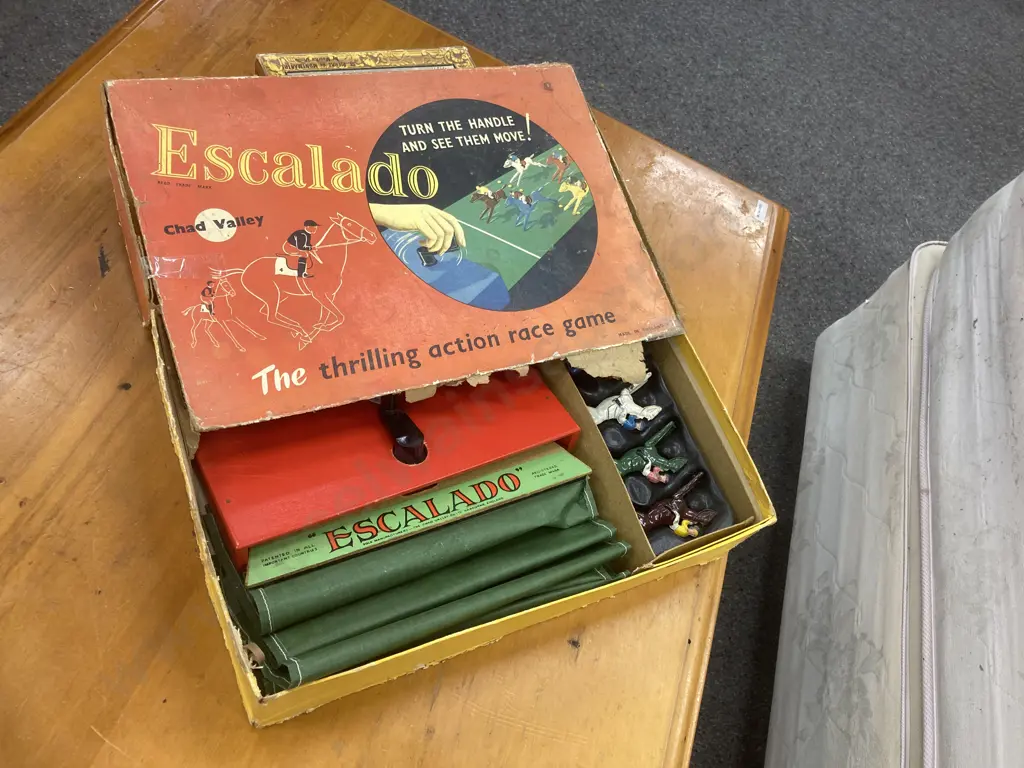 Vintage Escalado Chad Valley Horse racing Game. Lead Horses, Box Lid damaged, with Vintage Old Masters Puzzle Image 1++