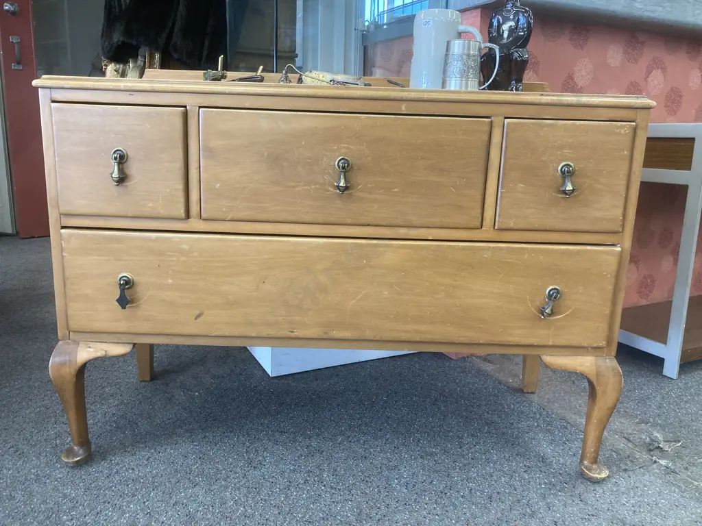 Vintage Rimu Sideboard, Brass Drop Handles, Cabriole Legs, H80 L107 D44cm Image 1++
