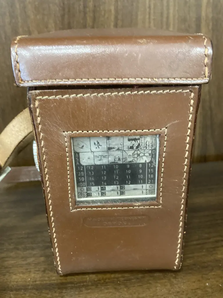 Vintage Rolleiflex 3.5B with 75mm f/3.5 Carl Zeiss Tessar Lens and Leather Case Image 1++